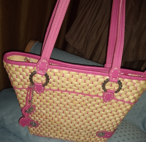 Brighton straw bag with pink trim and handals. - Picture 4 of 10